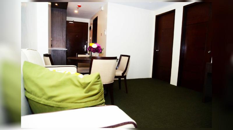 โรงแรม สตราเดลลา Cainta ภายนอก รูปภาพ