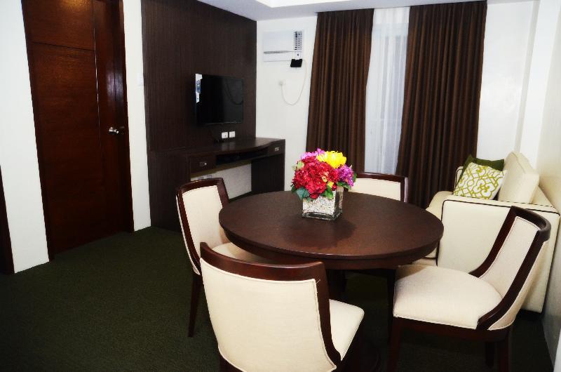 โรงแรม สตราเดลลา Cainta ภายนอก รูปภาพ